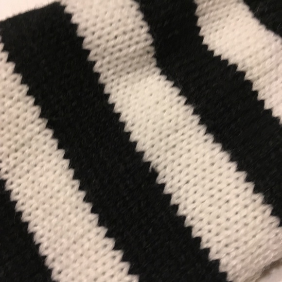 American Rag Knit Gloves BlackWhite Stripe - Picture 5 of 6